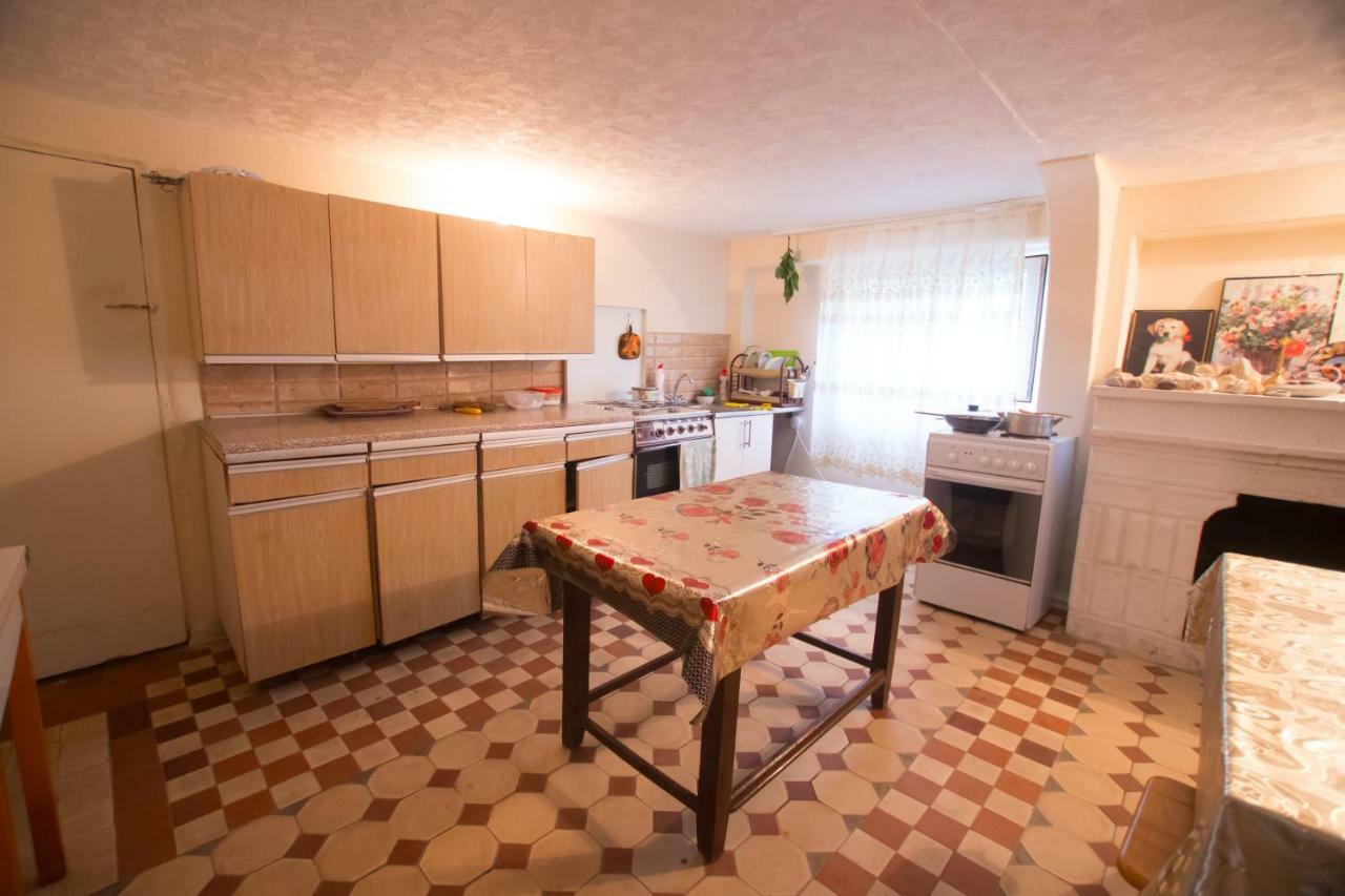Октябрьская 318 SINGER СИНГЕР Цандрипш Екстер'єр фото